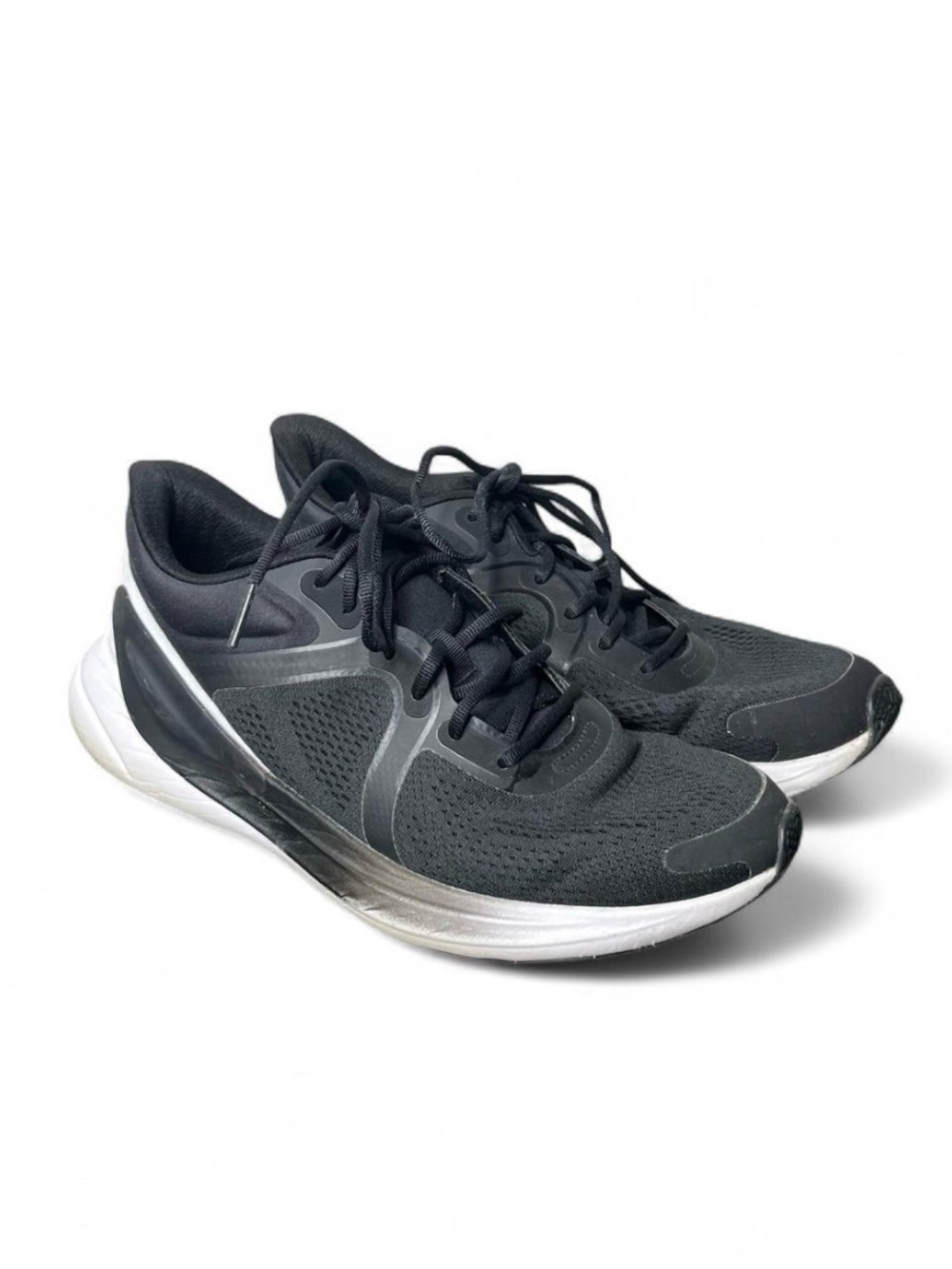 Lululemon Women’s Blissfeel Run Sneakers in Black/White Size 10 Outdoor Running